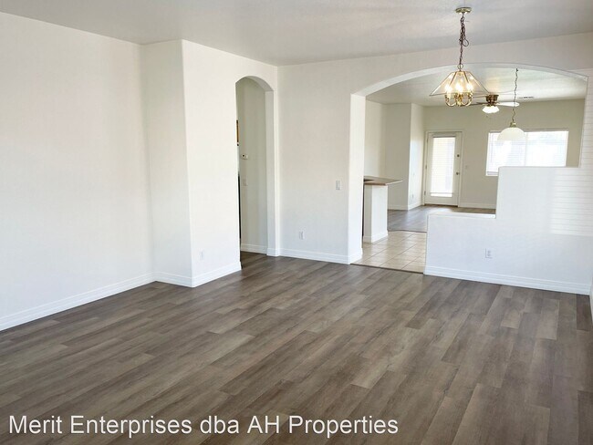 Building Photo - 4 br, 2 bath House - 12383 W SHERMAN ST