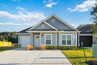 Building Photo - 11824 E Gate Dr