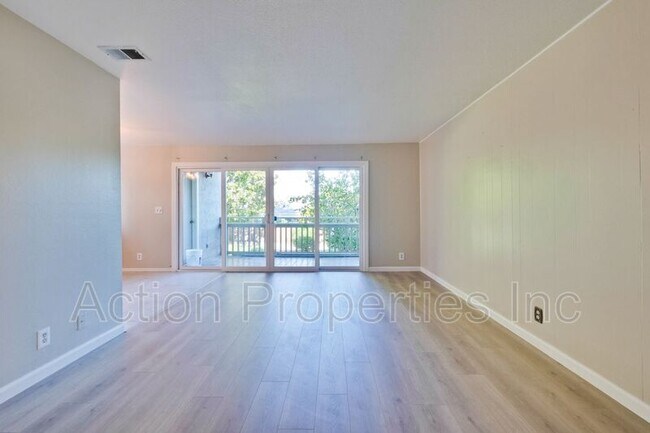 Foto del edificio - 2747 Mauricia Ave