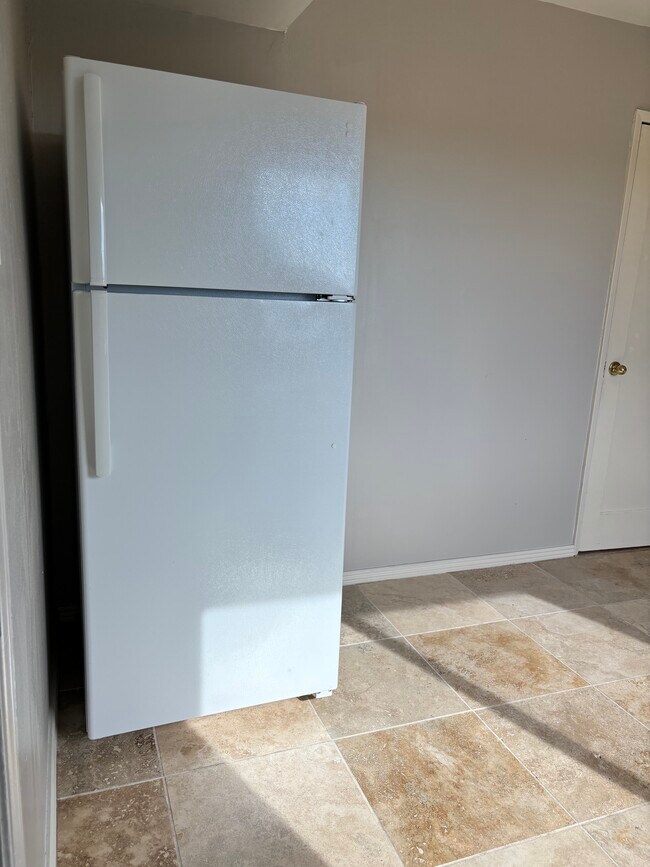 Foto del edificio - 6742 Snowdon Ave