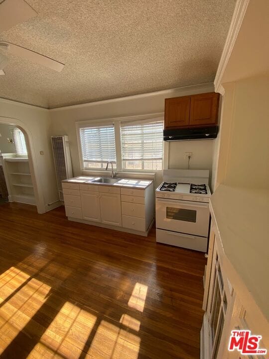 Building Photo - 1549 S Wilton Pl