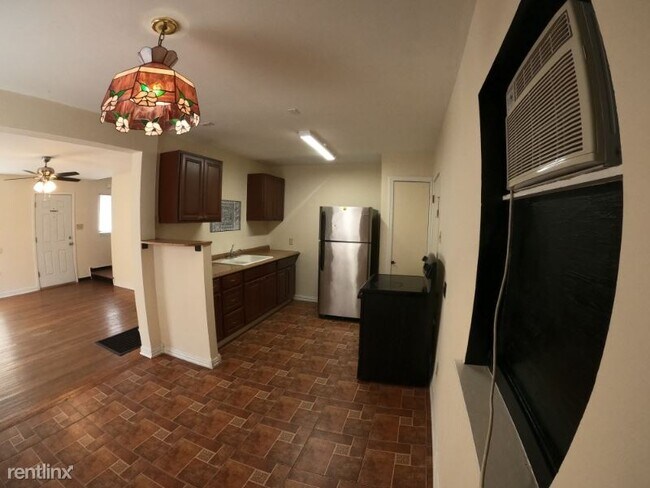 Foto del edificio - 2 br, 1 bath Townhome - 143 Hubbard