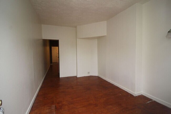 Foto del edificio - 2935 Pulaski Hwy