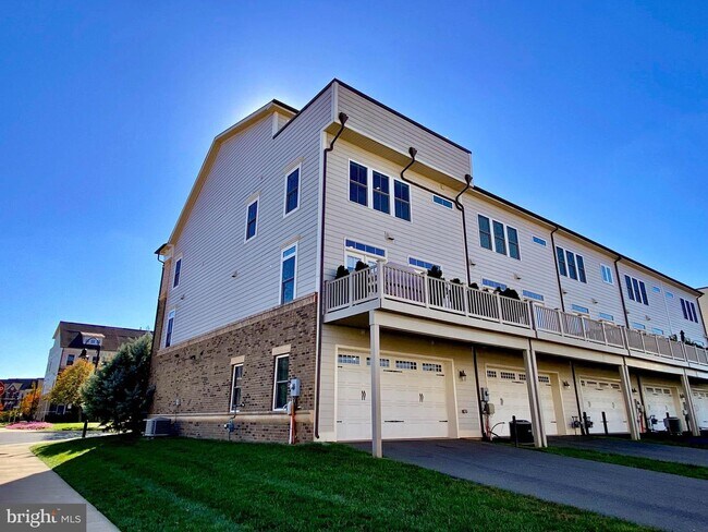 Building Photo - 44750 Maynard Square