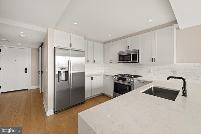 Building Photo - 925 N Fairfax St