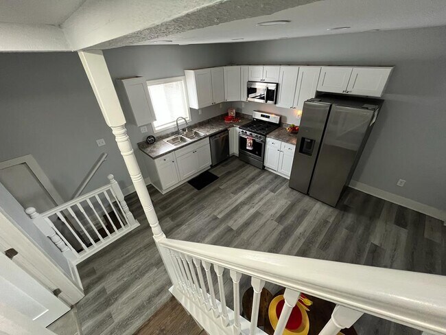 Foto del edificio - 820 Elston St