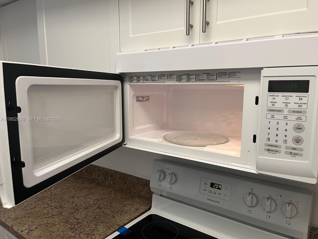 Foto del edificio - 11601 SW 2nd St