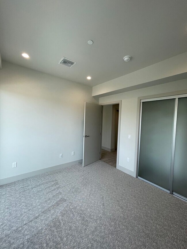 Interior Photo - La Vida Melrose