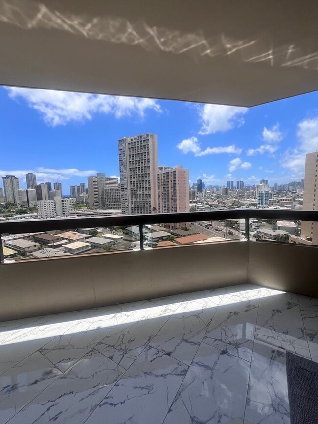 Photo - 2 Bedroom, 2 Bath, 2 Parking, AC at Iolani Court Plaza House