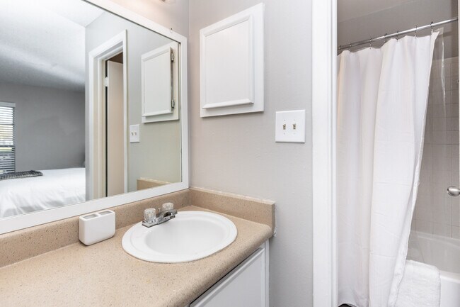 Foto del edificio - 11500 N Dale Mabry Hwy