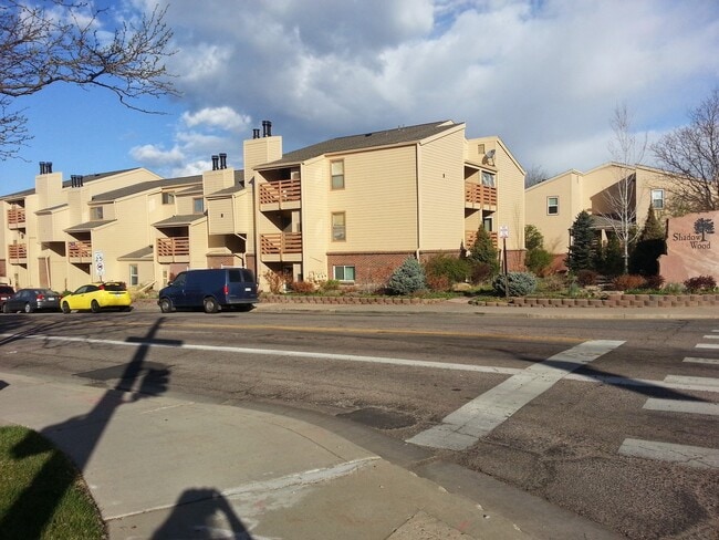 Foto del edificio - Mountain View 2 Bed 2 Bath 2 Balconies Top Floor Condo-Tons of Amenities