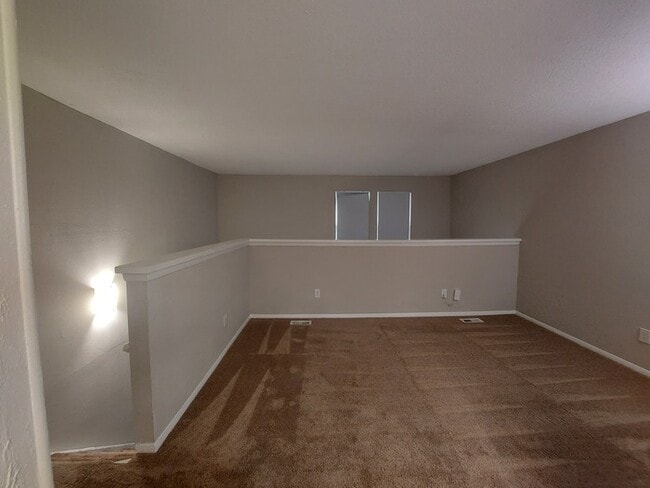 Building Photo - Beautifully Renovated 1BD/1BTH Loft Style ...