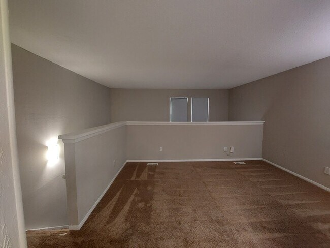 Foto del edificio - Beautifully Renovated 1BD/1BTH Loft Style ...