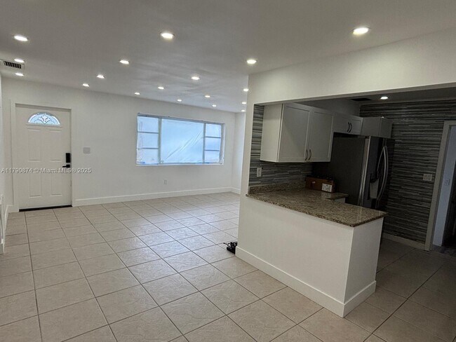 Foto del edificio - 8611 NW 26th St