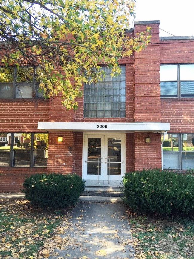 Building Photo - 2309 Longview Ave SW