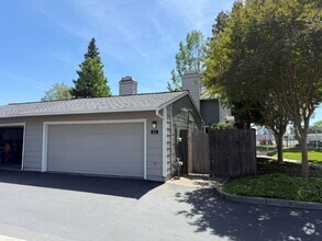 Building Photo - 161 Cambridge Dr