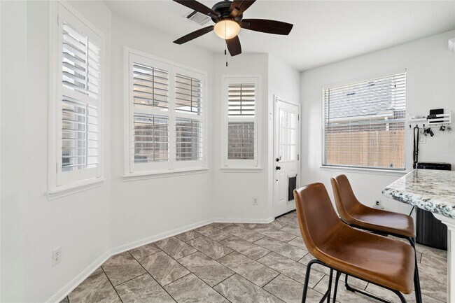 Foto del edificio - 4710 Devonberry Ln