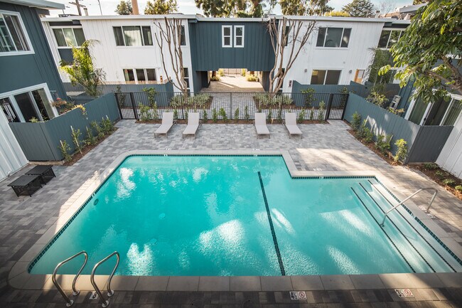 Foto del edificio - 12659 Moorpark St