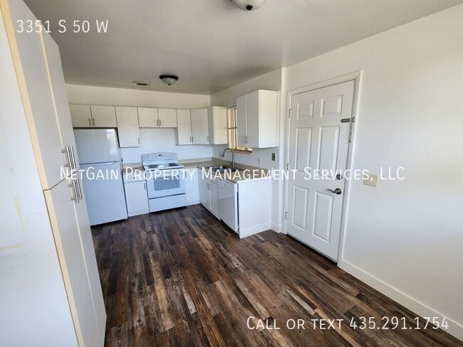 Building Photo - 3351 S 50 W