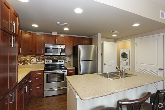 2HAB, 2BA - 815 FT² - Cocina - Smith Apartments @ 53 East Chalmers