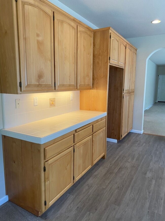 Building Photo - **Available Now Single Level  3 Bedroom 2 Bathroom with a Office**