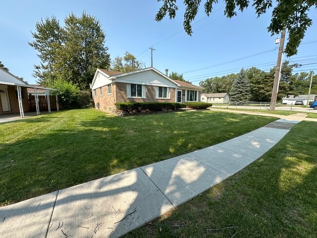 Building Photo - 9408 Van Buren St