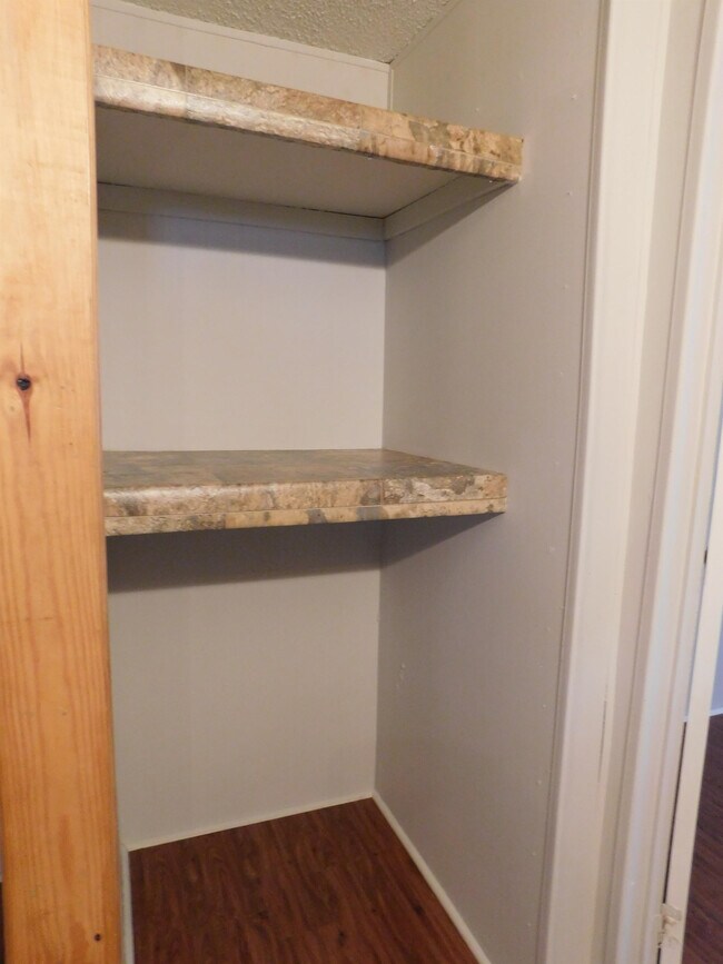 Foto del edificio - 482 Kelly Springs Rd