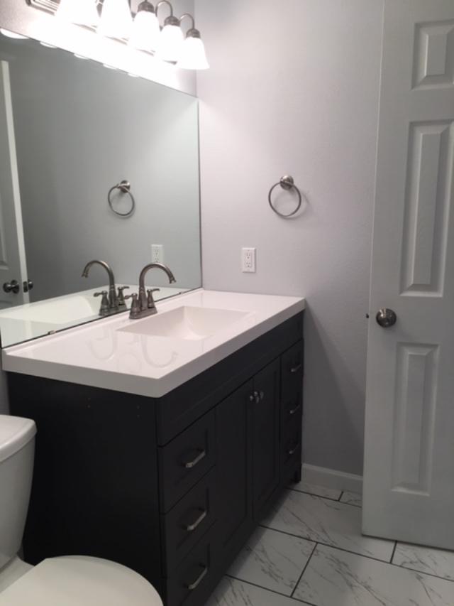 Baño principal - 510 W Oak St