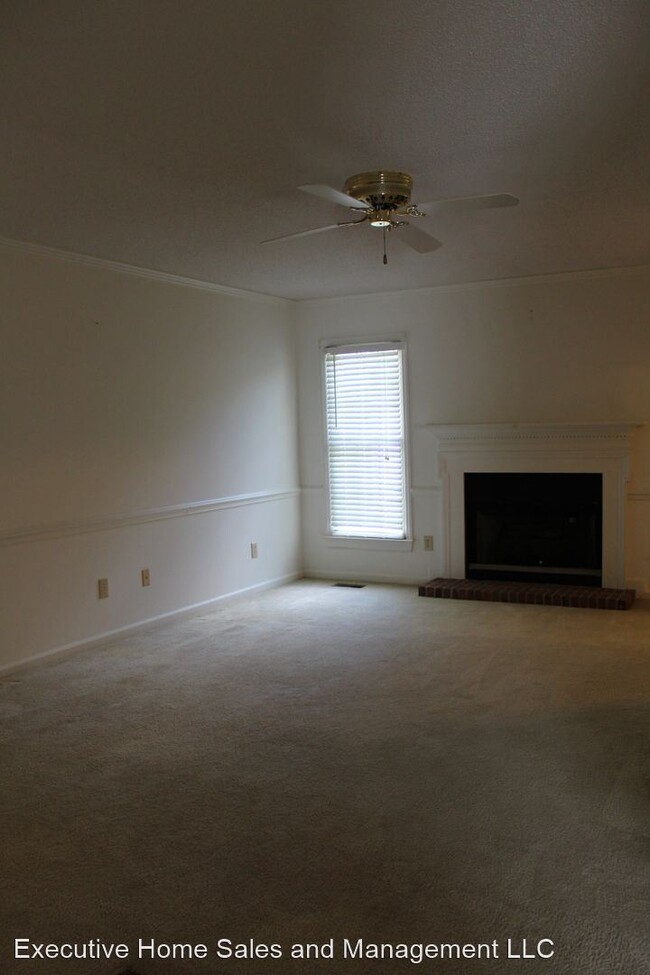 Building Photo - 3 br, 2 bath House - 213 Wyatt Drive