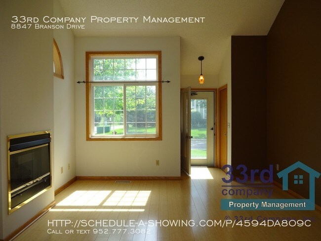 Building Photo - Spacious IGH Townhome!