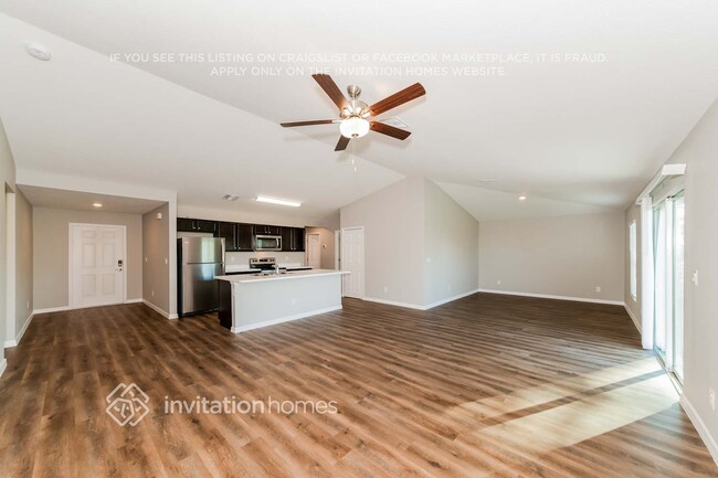 Building Photo - 601 Bluefields St SE