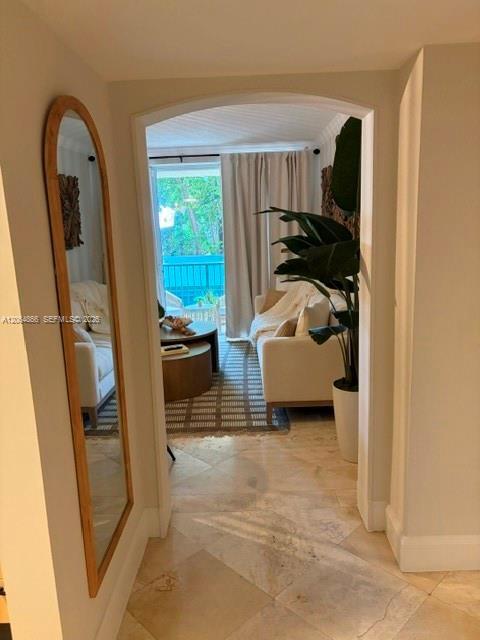 Foto del edificio - 2951 S Bayshore Dr