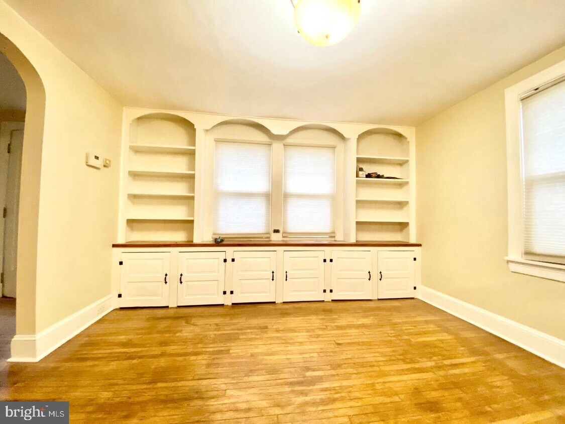 Foto principal - 412 Thornton Rd