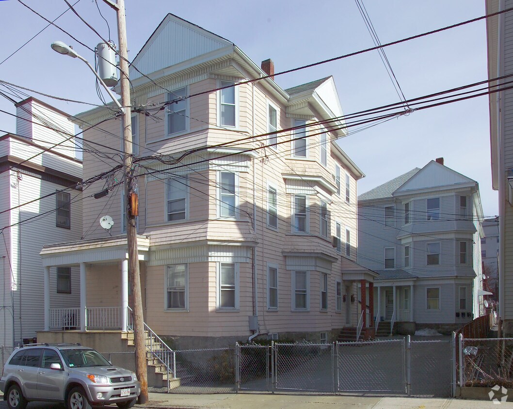 Primary Photo - 214-216 Eagle St