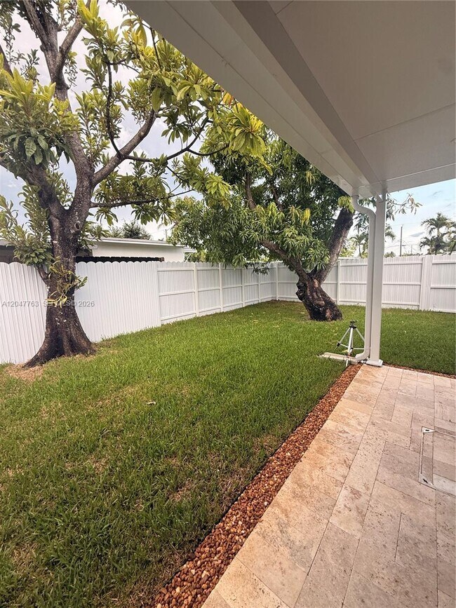 Foto del edificio - 10555 SW 32nd St