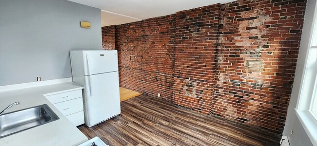 Building Photo - 3 Wilbur Ct