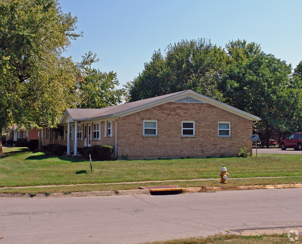 Building Photo - 400 E Blossom Hill Rd