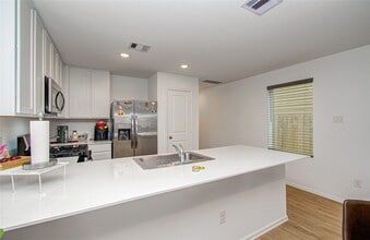 Building Photo - 21575 Carosella Dr