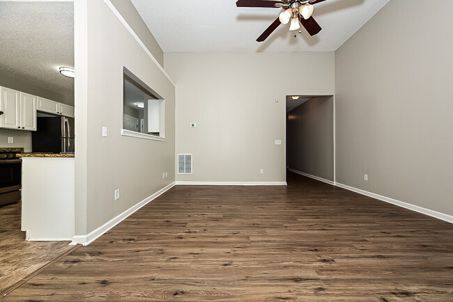 Building Photo - 10953 Tara Village Way