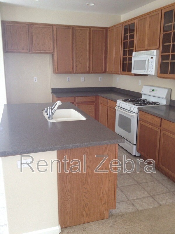 Building Photo - 2417 White Dr