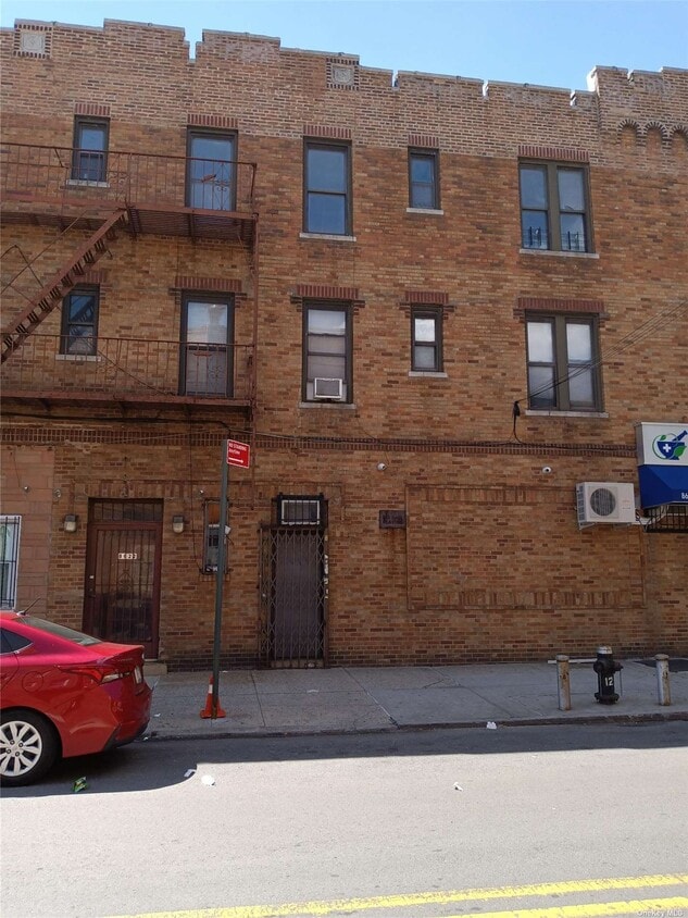 Primary Photo - 86-22 Jamaica Ave