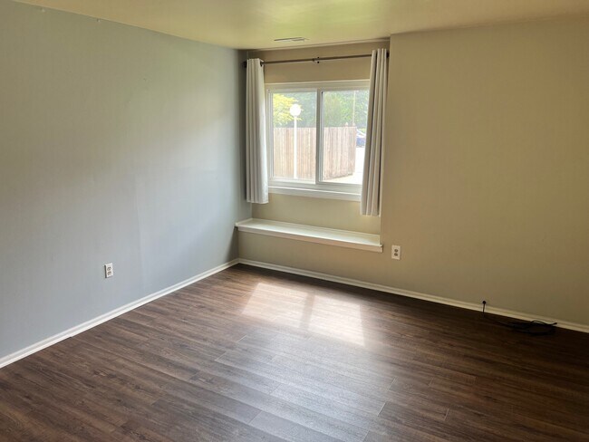 Building Photo - 206 Lucas Ln