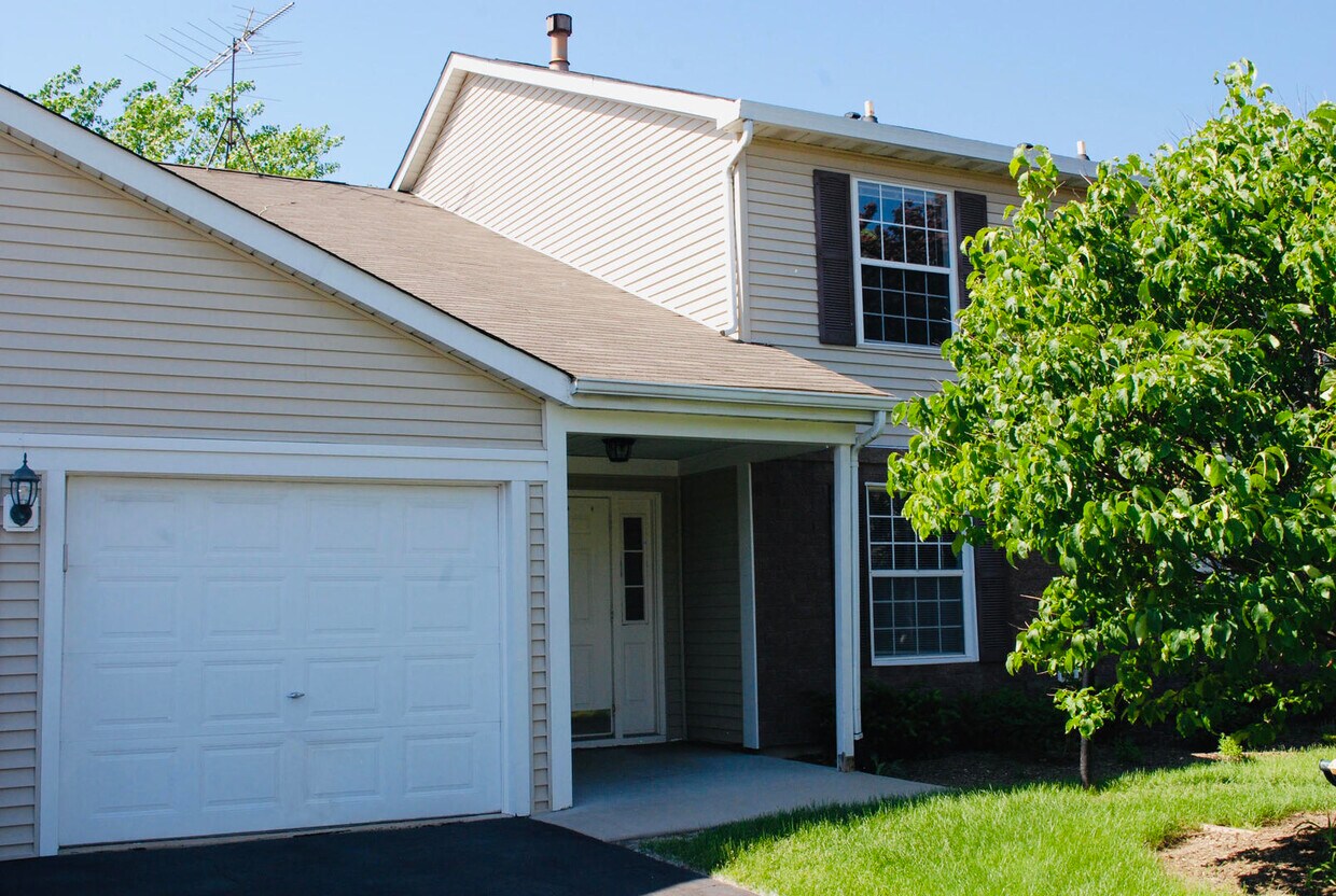 302 Newport Ln Unit B2, Bartlett, IL 60103 Condo for Rent in Bartlett, IL