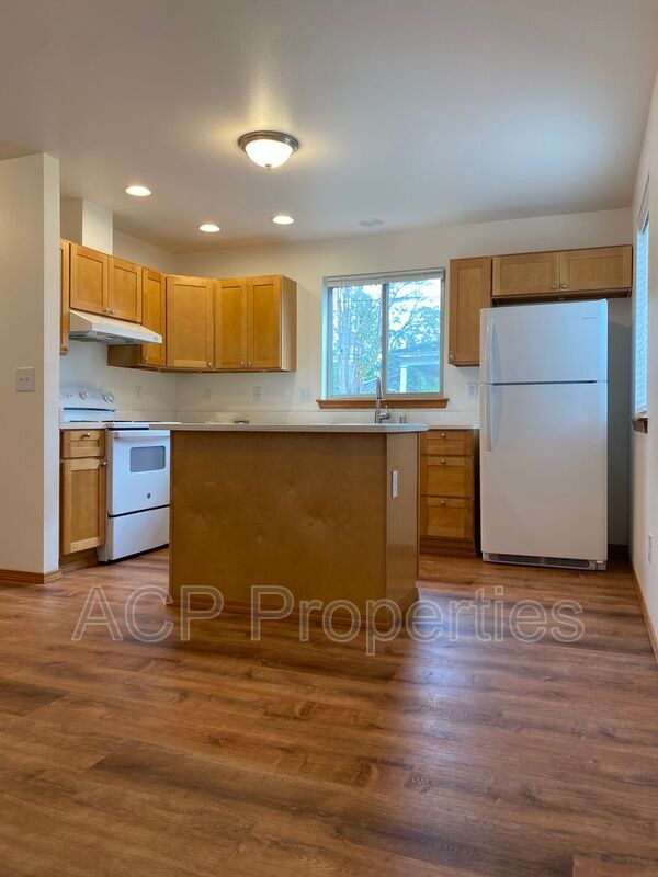 5891 Cedar St Unit 101, Ferndale, WA 98248 Condo for Rent in