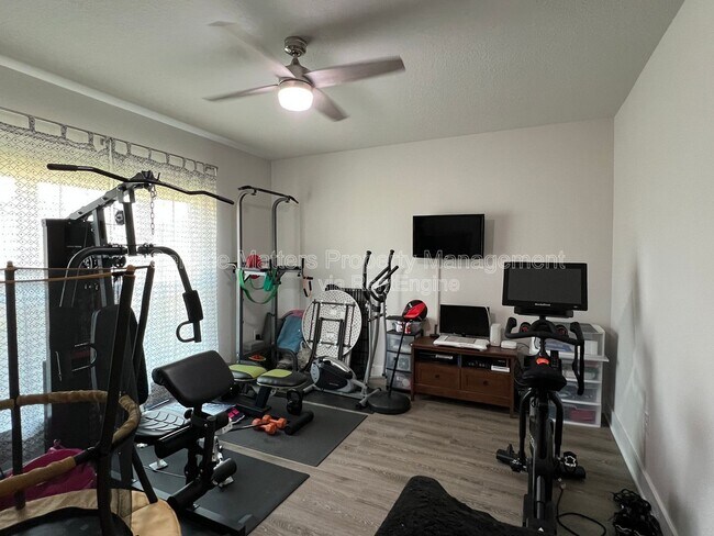 Foto del edificio - 6166 Forest Bay Ave