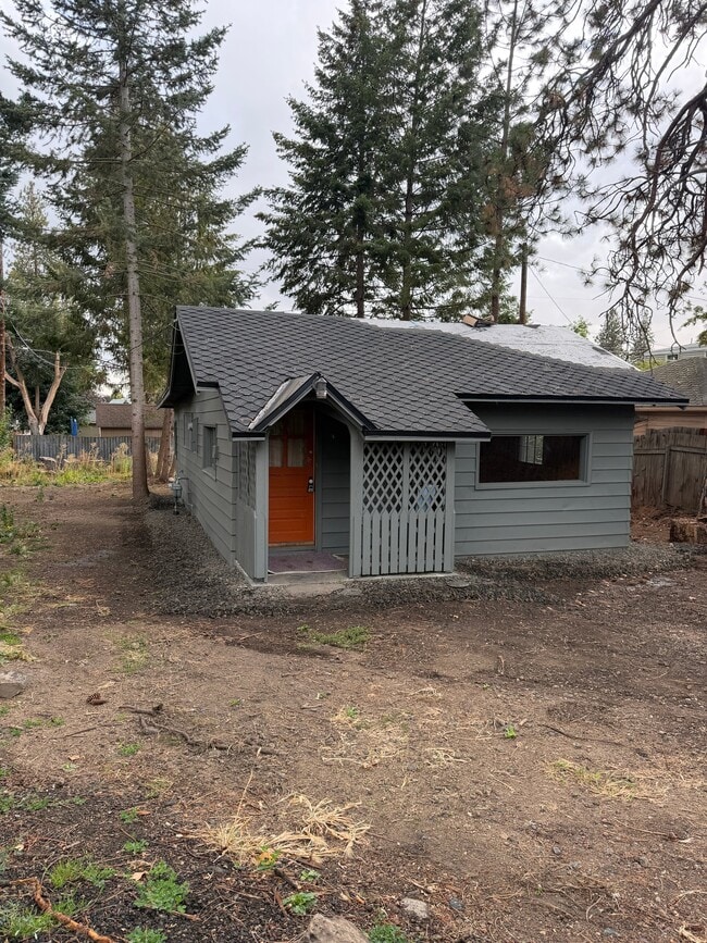 Building Photo - 3317 W Kiernan Ave