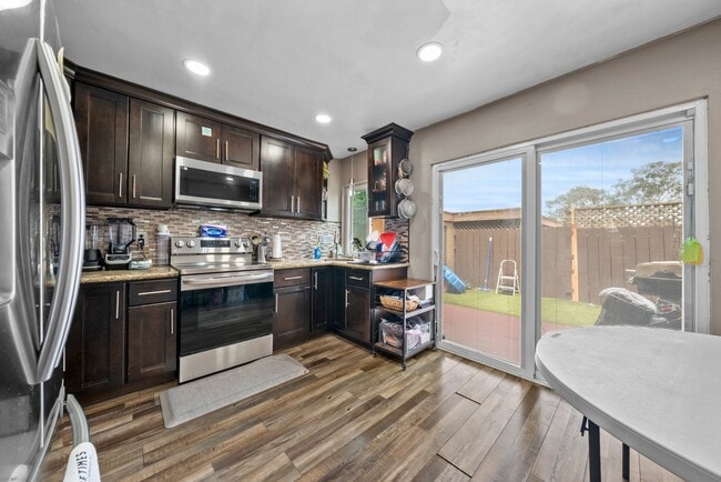 Building Photo - 1580 Mendocino Dr