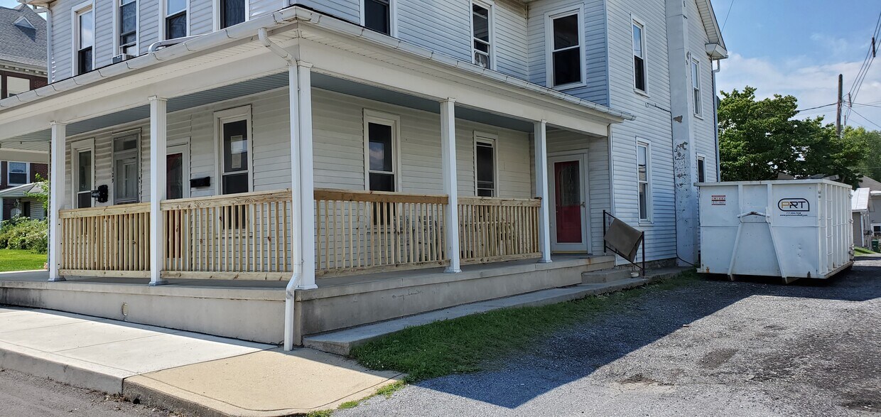 131 N College St, Palmyra, PA 17078 Townhome Rentals in Palmyra PA
