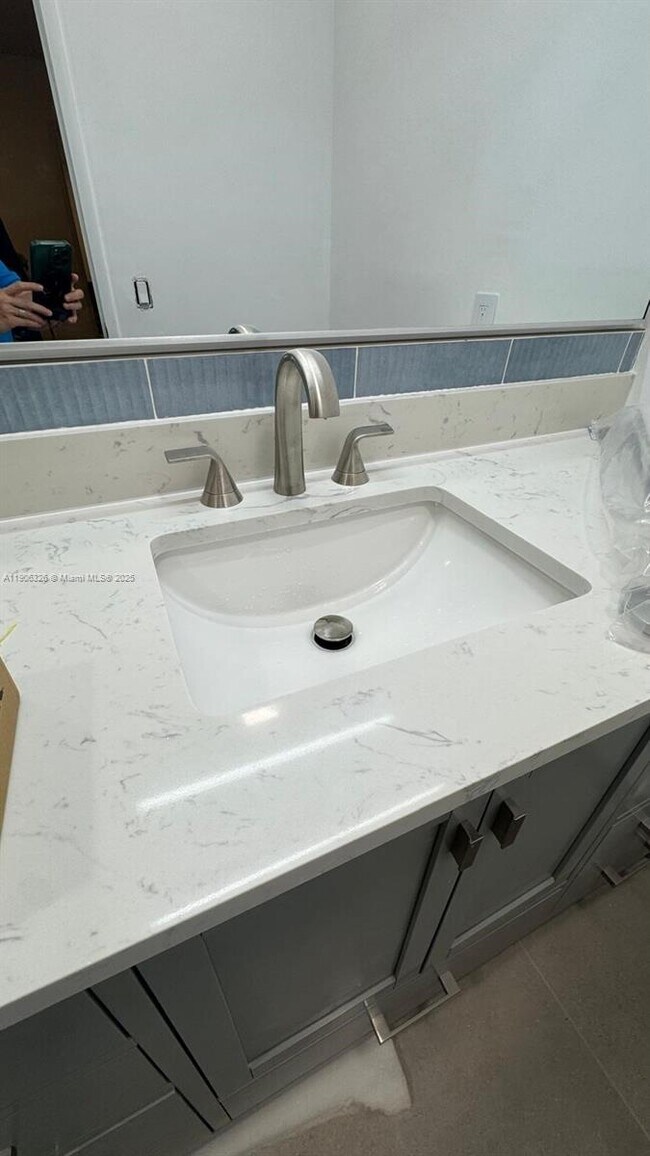 Foto del edificio - 927 NW 106th Ave Cir