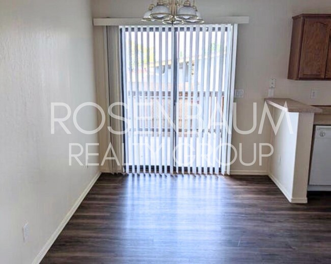 Foto del edificio - Charming 2-bedrooms, 2-baths duplex locate...